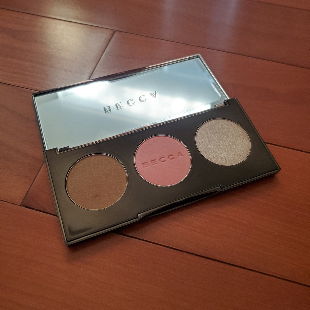 BRAND NEW limited edition Becca Sunchaser Palette